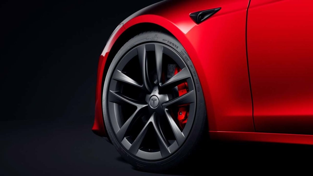 Tesla tire safety is brought to the forefront in a new update – Tesla ...